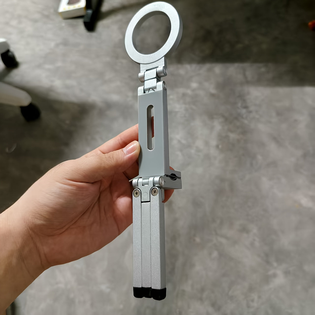 Portable Magnetic Phone Mount 360° Rotatable | Foldable | Strong Suction | Universal Clip