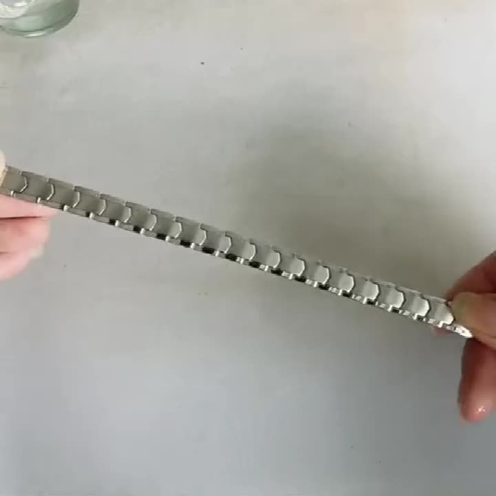 Fashionable Minimalist FOC